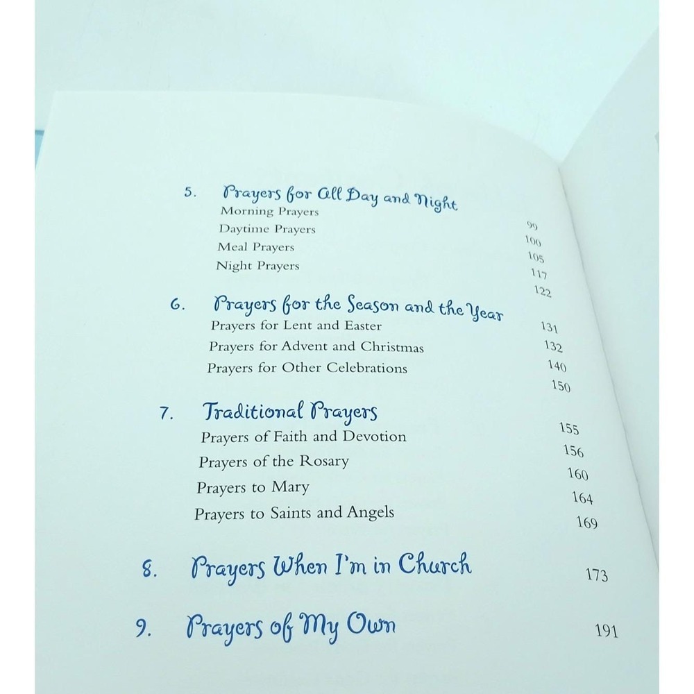 Book of Everyday Prayers by Catherine & Margaret 2002 Loyola Kids For Childrens - Picture 10 of 10